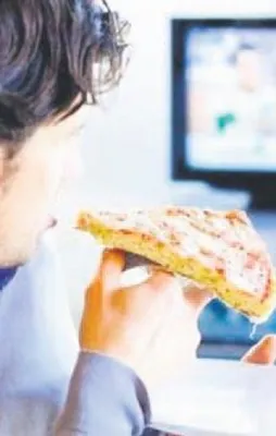 Televizyon açıkken yemek yemeyin