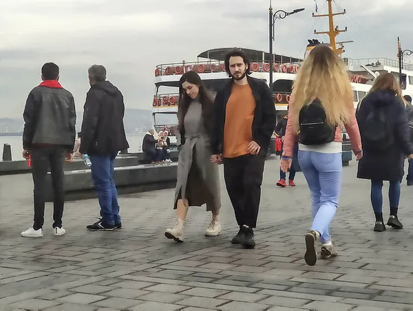 1609067523817.jpg Eminönü'nde turist yoğunluğu! Sokaklar onlara kaldı-5