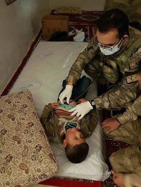 Mehmetçik'ten Afrin'de sağlık taraması-4