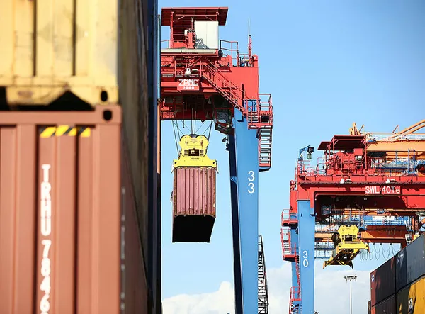 ihracattaki-rekorlar-sonrasi-mersin-uluslararasi-limani-kapasitesini-artiriyor-artik-dunyanin-en-buyukleri-gelecek-1638866185324.jpg İhracattaki rekorlar sonrası Mersin Uluslararası Limanı kapasitesini artırıyor! Artık dünyanın en büyükleri gelecek-9