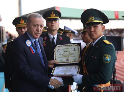 Cumhurbaşkanı Erdoğan diplomaları takdim etti