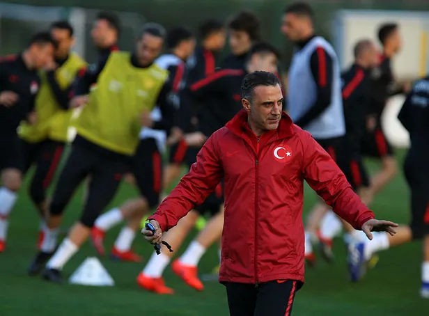 Son Dakika: Kasımpaşa'nın yeni hocası Tayfur Havutçu oldu-1