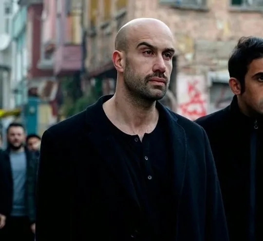 Survivor Çağrı Atakan ağır sabıkalı çıktı sicilinde yok yok kız arkadaşını dövmüş! Poyraz'la kapışan Eda Taşpınar'ın eski sevgilisi Çağrı hapis...-4