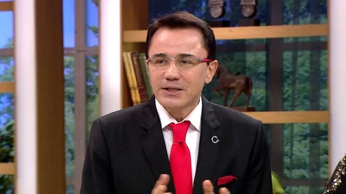 ender-sarac-zerrin-ozere-6-ayda-33-kilo-verdirdi-60-yasinda-109-kilodan-40-bedene-indi-tekerlekli-sandalyeye-m-1701781921631.jpg 60'lık sanatçı 109 kilodan 76'ya indi! 6 ayda 33 kilo verdiren Zerrin Özer diyeti! Ender Saraç'ın sihirli kürü-9