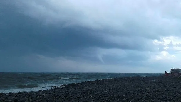 Hatay'da şaşkına çeviren olay! Peş peşe 8 hortum-2