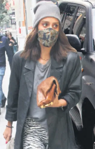 Bestemsu Özdemir'in aracını görenler şaştı kaldı: Acemi şoför galiba!