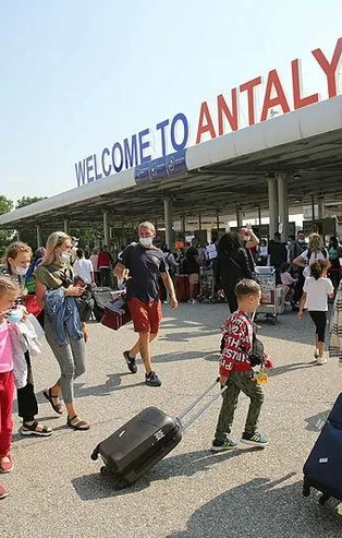 Turizm gelirinin 2022'de 30,4 milyar dolara çıkması öngörülüyor