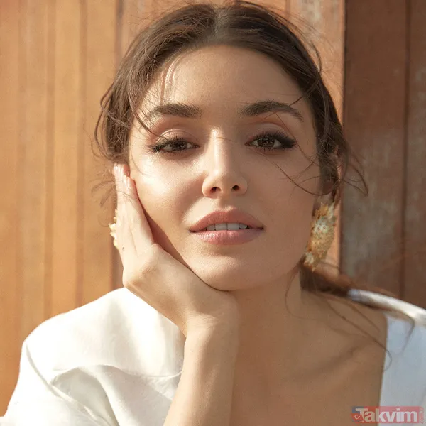 Hande Erçel annesini mezarı başında andı! Sözleri yürek yaktı: Keşke bir süre daha dizinin dibinde yaşasaymışım... - 4