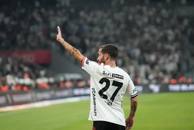 Beşiktaş’ta Rafa Silva belirsizliği!