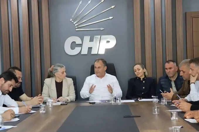 chpde-tasfiye-dalgasi-ozel-destekcisi-4-il-baskani-mercek-altinda-1783613672204.jpeg CHP’de tasfiye dalgası! Özel destekçisi 4 il başkanı hedefte-3