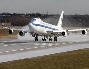 Donald Trump koronavirüse yakalandı, 'Kıyamet günü uçağı' ABD semalarında uçtu! Neler yapıyor neler