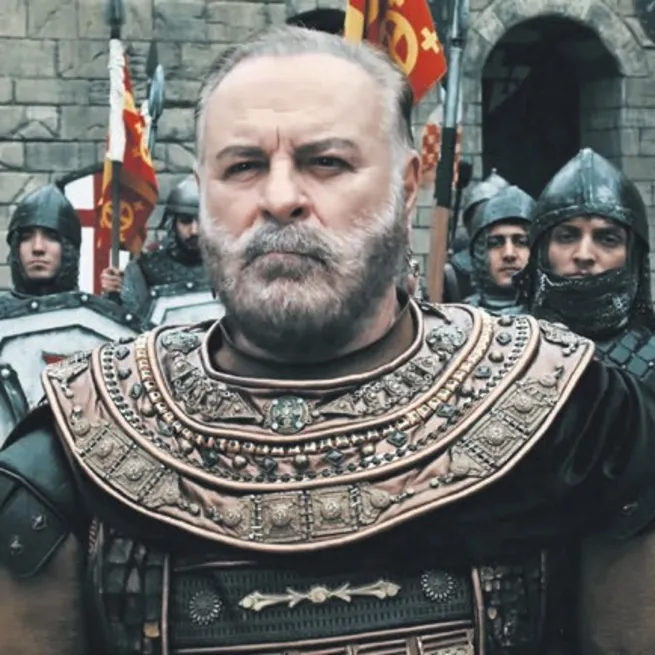Role büründü