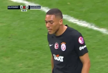 ▶️ Carlos Vinicius boş kaleye kaçırdı!