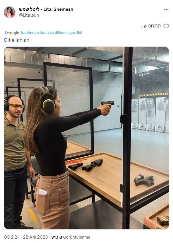 israilli-kadin-sunucu-lital-shemesh-belinde-tabancayla-yayina-katildi-silahlanma-cagrisi-1704291725644.jpg İsrailli kadın sunucu Lital Shemesh belinde tabancayla yayına katıldı! Silahlanma çağrısı-3