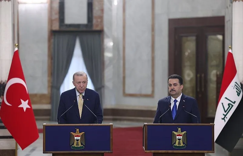 Başkan Erdoğan Erbil'de! Resmi törenle karşılandı: Neçirvan Barzani, Mesrur Barzani ve Mesut Barzani ile görüştü-17