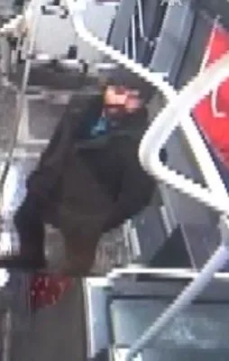 Otobüste Türk bayrağına çirkin saldırı!