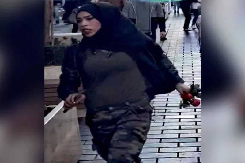 istiklal-caddesindeki-teror-saldirisi-davasinda-mutalaa-aciklandi-pkkli-terorist-albashir-icin-3-bin-yila-kada-1707730030361.jpeg Terörist Albashir saldırıdan sonra kaçarken kameralara yakalandı