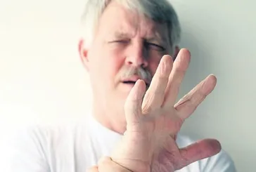 Titreme hastalığına dikkat! Parkinson gençleri de vuruyor!
