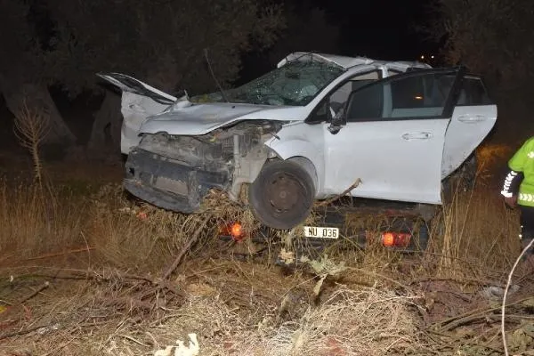 İzmir'de ehliyetsiz genç sürücünün kullandığı otomobil takla attı: 1 ölü, 2 yaralı-2