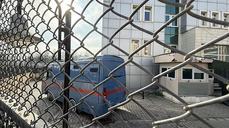 6 TUTUKLU SANIK ADLİYEYE SEVK EDİLDİ-1