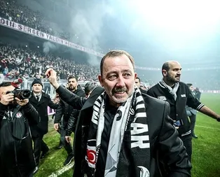 Beşiktaş, Sergen Yalçın için Vodafone Parkta imza töreni düzenledi