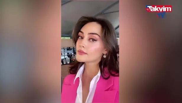 Esra Bilgiç pembeler içinde paylaştı! Güzelliğiyle baş döndürdü