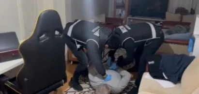 icisleri-bakani-ali-yerlikaya-duyurdu-bursada-es-zamanli-operasyon-3-ayri-suc-orgutu-cokertildi-1708756507896.jpeg İçişleri Bakanı Ali Yerlikaya duyurdu! Bursa'da eş zamanlı operasyon! 3 ayrı suç örgütü çökertildi-2