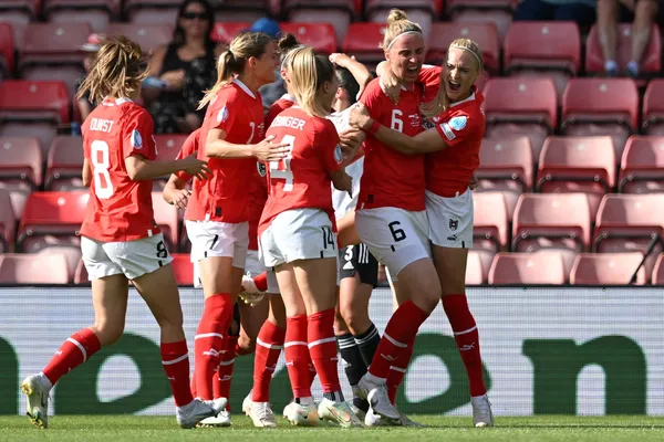 2022-avrupa-kadinlar-futbol-sampiyonasinda-avusturya-ceyrek-finalde-1657952295266.jpg 2022 Avrupa Kadınlar Futbol Şampiyonası'nda Avusturya çeyrek finalde!-4