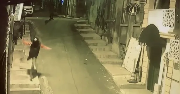Korkunç cinayet kamerada: Kasklı gence kurşun yağdırdılar
