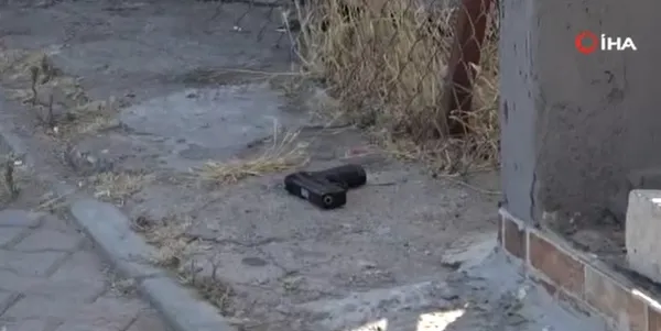 adanada-istedigi-parayi-vermeyen-babasini-vurmak-isteyen-genc-araya-giren-bir-kisiyi-oldurup-kacti-1628495319332.jpg Adana'da istediği parayı vermeyen babasını vurmak isteyen genç araya giren bir kişiyi öldürüp kaçtı-6