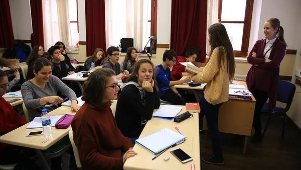 Liseler Ne Zaman Acilacak 9 12 Sinif Okullar Ne Zaman Acilacak Liseler Yuz Yuze Mi Olacak Takvim