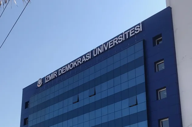 İzmir Demokrasi Üniversitesi 10 öğretim üyesi alımı yapacak
