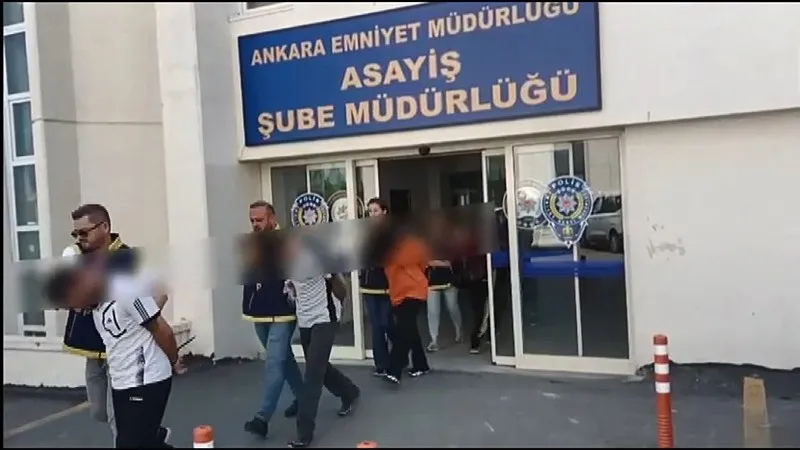 ankarada-sevgili-tuzagiyla-gasp-9-gozalti-1785476464046.jpeg Ankara'da "sevgili" tuzağıyla gasp: Otele çağırıp şantaj yaptılar! 9 gözaltı-4