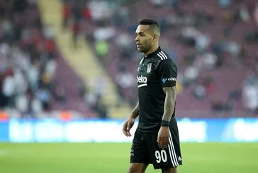 Beşiktaş’ın Alex Teixeira’ya borcu yok