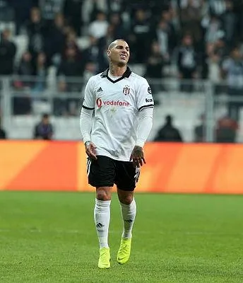 besiktasa-geri-mi-donuyor-quaresma-transfer-iddialarina-iliskin-konustu-1591731539432.jpeg Beşiktaş'a geri mi dönüyor? Quaresma transfer iddialarına ilişkin konuştu!-3