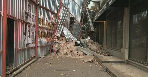 Son dakika: Beyoğlu’nda bina çöktü!