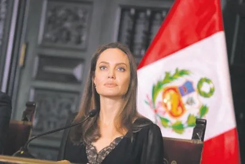 Angelina Jolie ile ilgili şok iddia! - 1