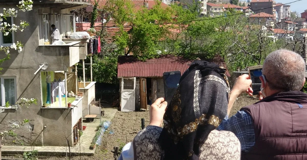 Zonguldak Ta Kendisini Asan Adami Goren Telefona Sarildi Takvim