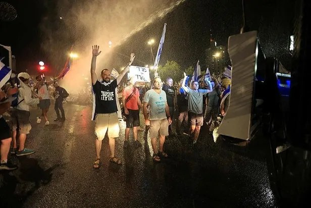 Eski Mossad Başkanı Pardo'dan Netanyahu'ya sert sözler: "İsrail ikiye bölünmüş bir ülke haline geldi"-2