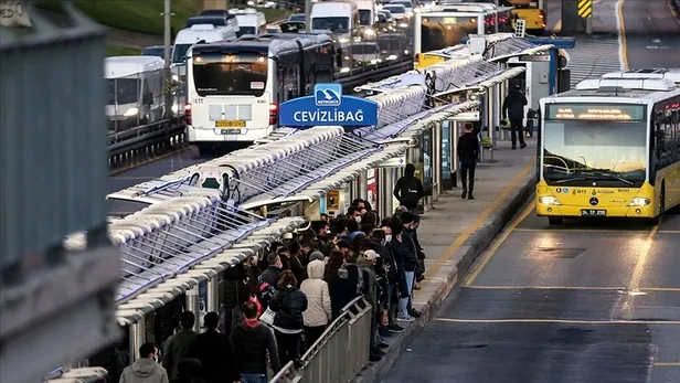 son-dakika-otobus-seferleri-iptal-mi-edildi-istanbulda-otobusler-calisiyor-mu-10-mart-metro-metrobus-marmaray-1646892790960.jpg