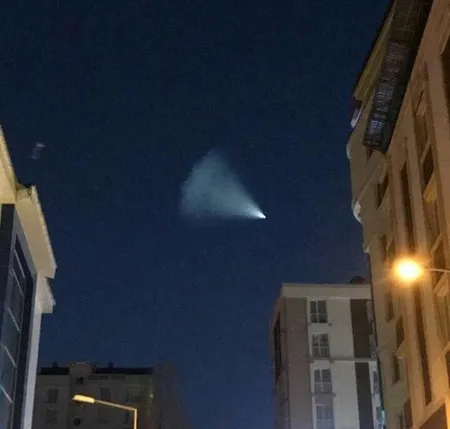 İstanbul semalarında görüntülenen ilginç ışıklar sosyal medyada.....-1