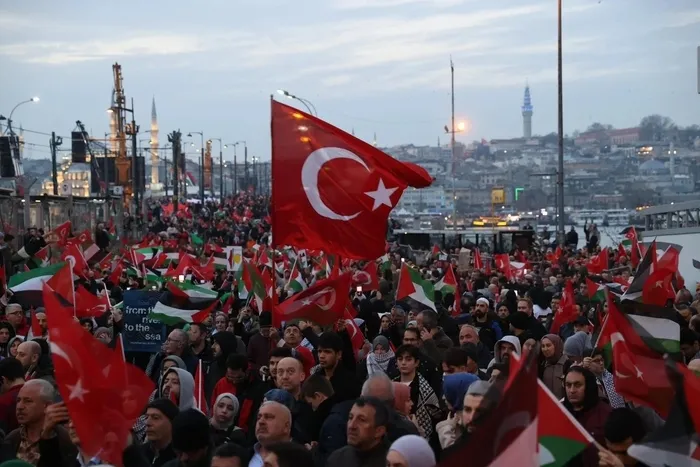 Son dakika: Sağlık Bakanı Fahrettin Koca şehitlerimiz ve Filistin yürüyüşünde-4