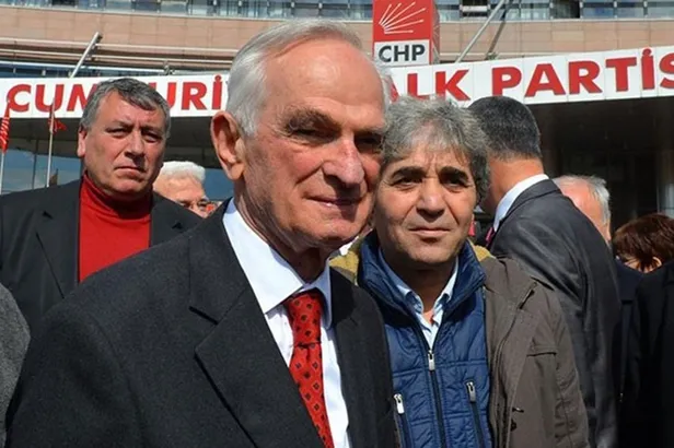 o-cikislarin-arkasinda-onder-sav-mi-var-chpde-sir-ofis-1688124383156.jpeg O çıkışların arkasında Önder Sav mı var... CHP'de sır ofis!-5