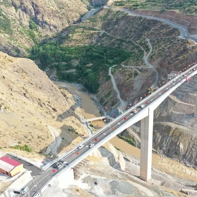 Beğendik Botan Köprüsü’nden bir yılda rekor geçiş!