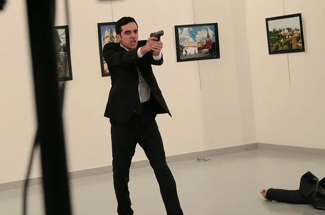 Karlov suikasti şarjörleri kamerada!