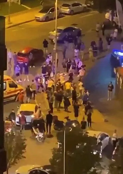 İstanbul Büyükçekmece'de kavga! Silahlar da çekilince 1'i ağır 9 kişi yaralandı-1