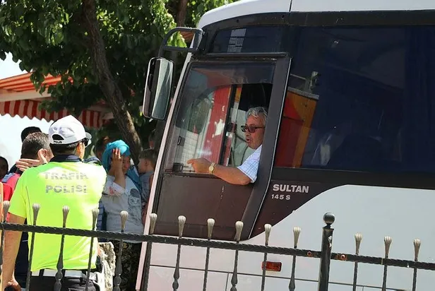 Midibüs ile demir korkulukların arasında kalıp hayatını kaybetti-5
