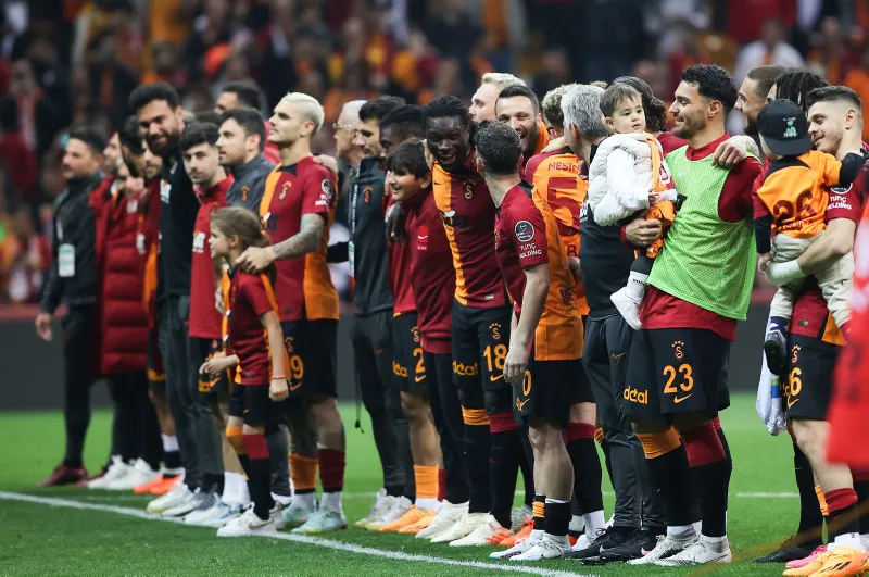 Galatasaray'da dev temizlik! Tam 7 yolcu - 3