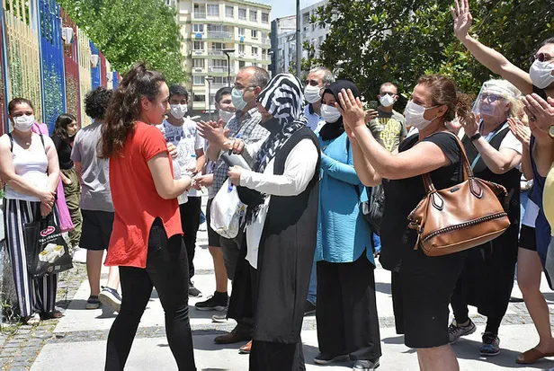 Koronavirüs gölgesinde yapılan LGS'de veliler sınıfta kaldı!-1