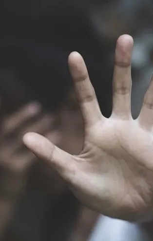 Torununa tecavüz edip hamile bırakan dede 30 yıl hapisle yırtmasın!